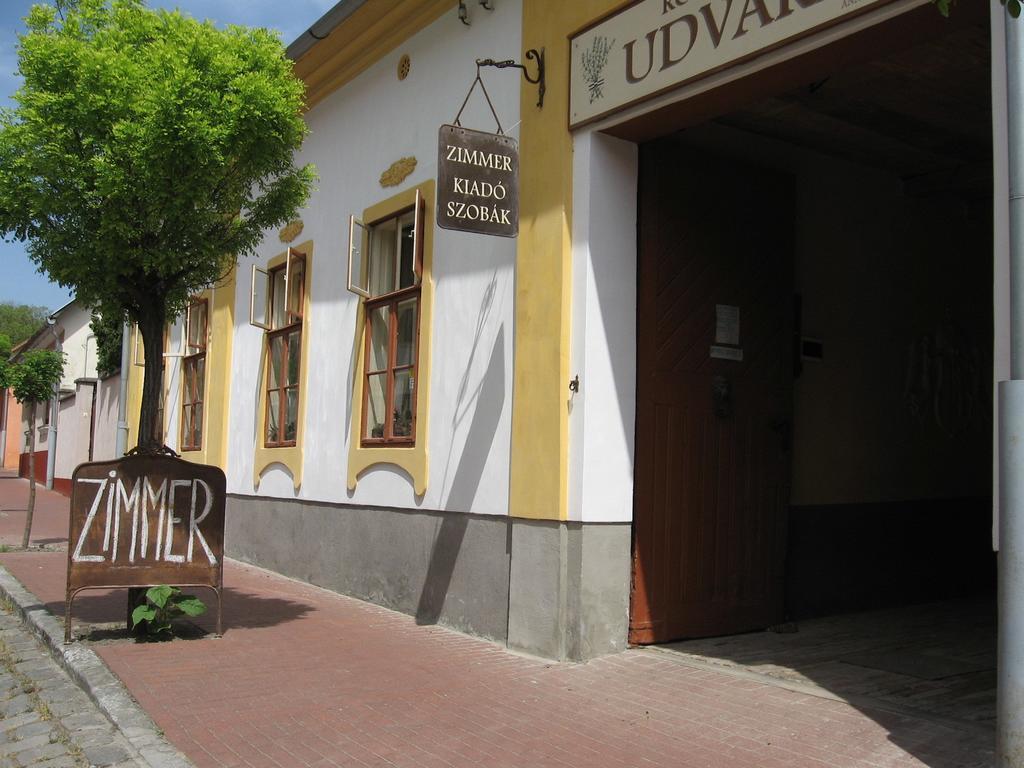 Rozmaringos Udvarhaz Dunafoldvar Exterior foto
