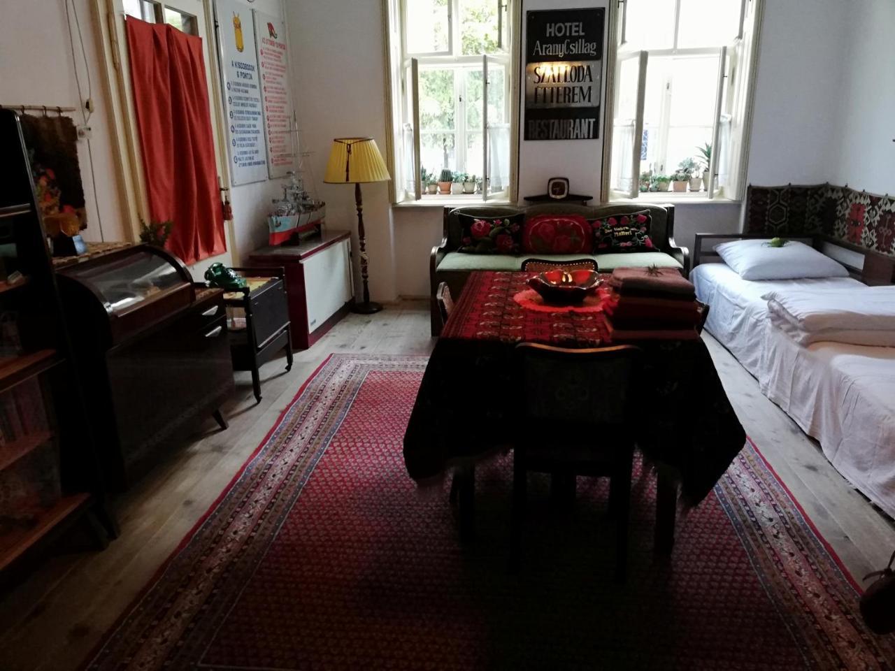 Rozmaringos Udvarhaz Dunafoldvar Exterior foto